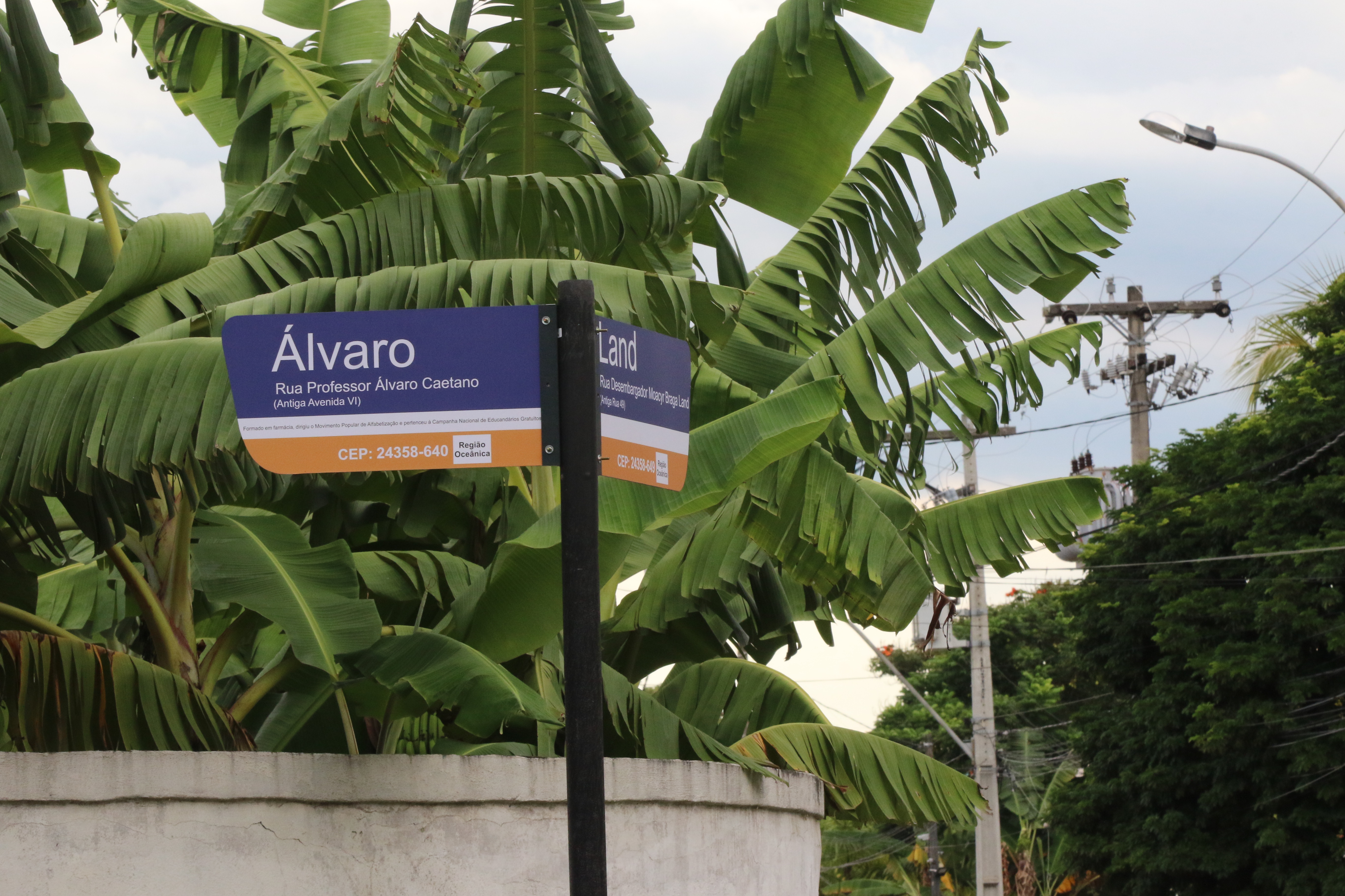 Prefeitura de Niterói troca placas em 93 ruas de Camboinhas