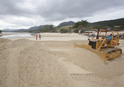 Seconser e Secretaria de Obras de Niterói iniciam trabalho emergencial no canal de Itaipu