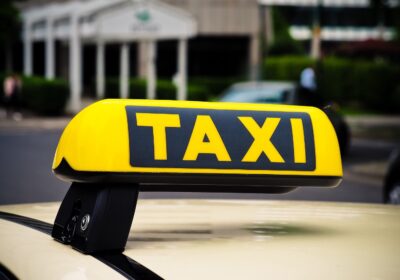 Taxistas de Niterói autorizados a circular com bandeira 2 em dezembro