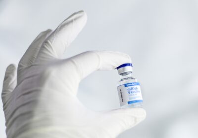 Covid-19: Niterói treina profissionais de saúde para aplicação de vacina bivalente