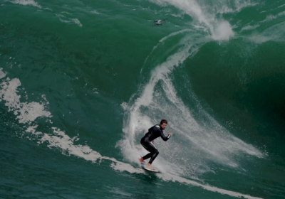 Praia de Itacoatiara lidera ranking de inscrições para prêmio de ondas gigantes surfadas no Brasil