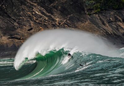 Participantes do Itacoatiara Big Wave vivem expectativa de ondas grandes para este sábado (5)