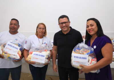 Instituições credenciadas pelo Programa Niterói Solidária recebem kits de alimentos para doação