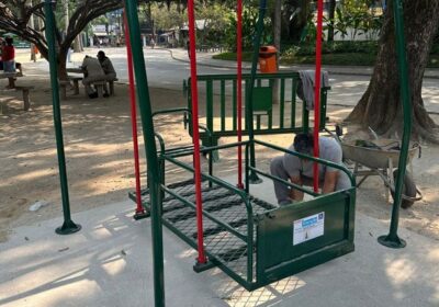 Parques e praças de Niterói ganham novos brinquedos acessíveis