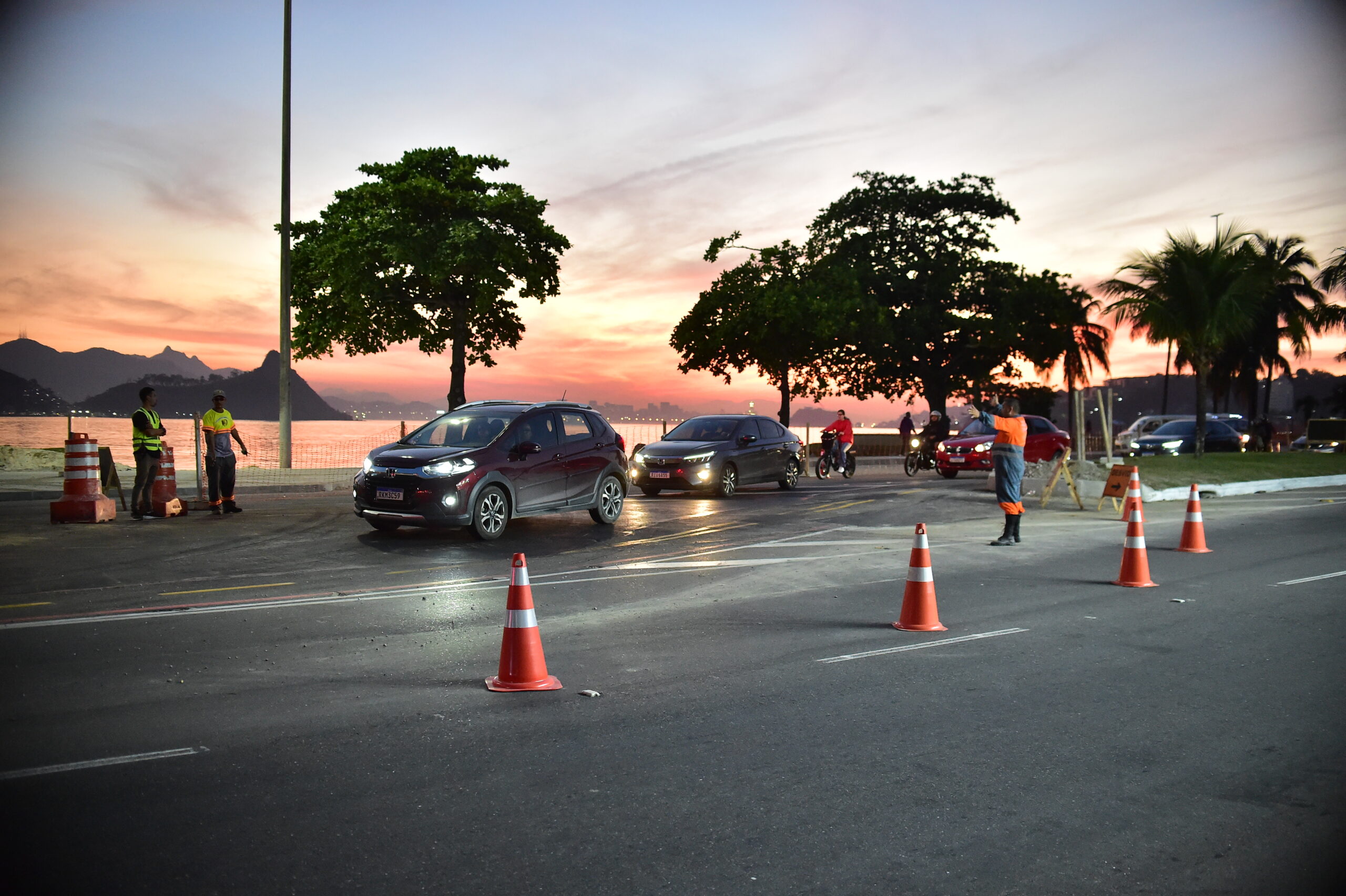 Prefeitura cria faixa reversível em Charitas