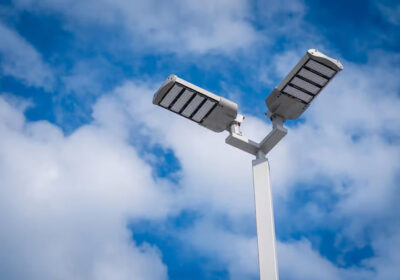 Iluminação LED chega ao Bairro Peixoto e outros locais da Região Oceânica