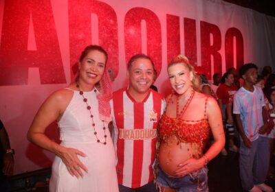Prefeito de Niterói anuncia novo desfile da campeã Viradouro, no dia 7 de março