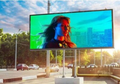 Como os painéis digitais estão elevando a estética da cidade e gerando receita municipal